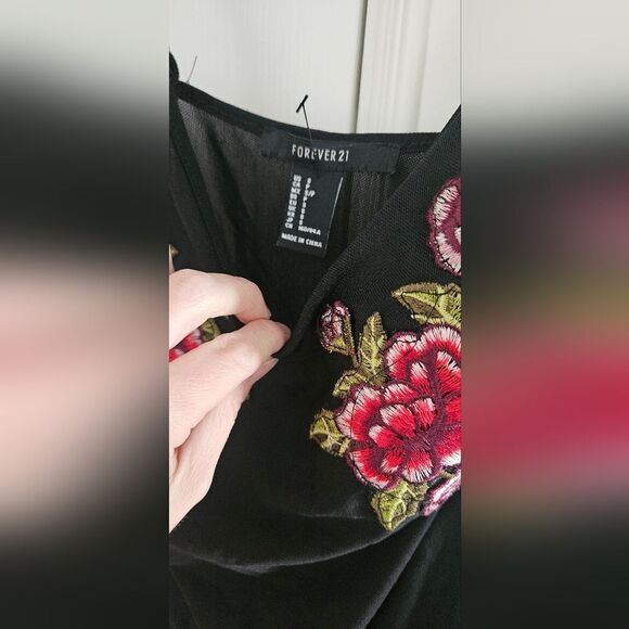 Sheer with floral embroidery bodysuit - Picture 3 of 3